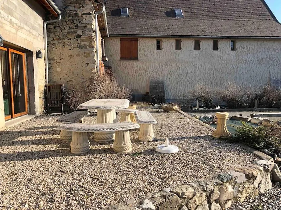 Maison De Campagne Mens 0*,
