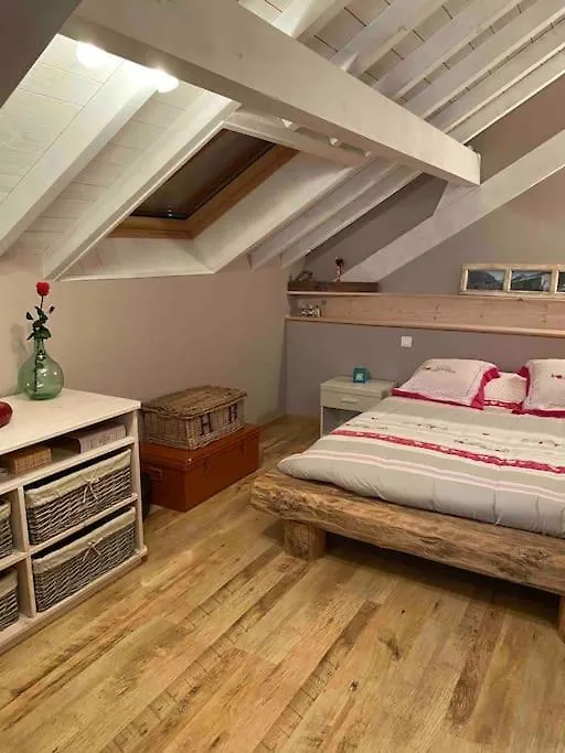 Maison De Campagne Mens 0*,  France